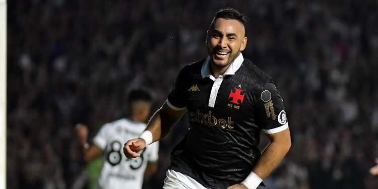 Estreia de Payet no Vasco como titular tem assistência e goleada