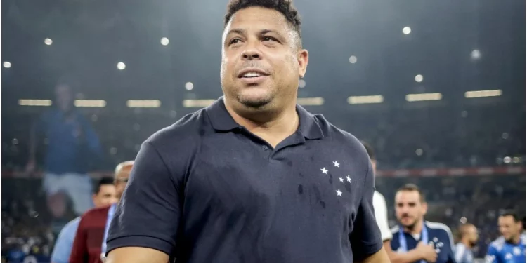 Ronaldo é "ousado" e tira profissional do Vasco para o Cruzeiro