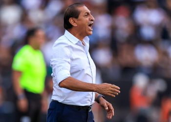 Ramón Díaz pode desfalcar o Vasco; entenda