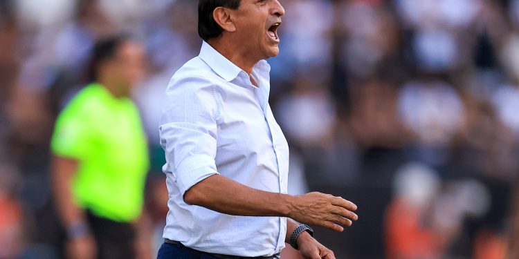 Ramón Díaz pode desfalcar o Vasco; entenda