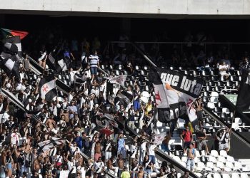 Todos ingressos para Vasco x Fluminense estão esgotados
