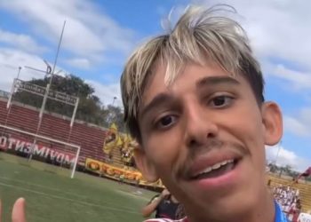 Jogador do Flamengo devolve zoação de atleta do Vasco