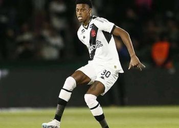 Bambu, do Vasco, cobra clube paulista na Justiça