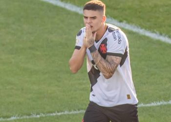 Vasco volta ao Z4 com empate do Goiás contra o Botafogo