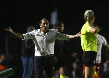 Ramón Díaz analisa derrota do Vasco contra o Inter