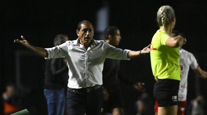 Ramón Díaz analisa derrota do Vasco contra o Inter