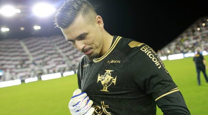 Atitude do Vasco pode mudar futuro de Ivan, goleiro reserva de Léo Jardim