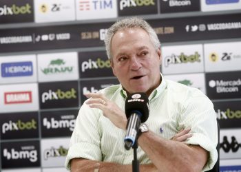 Afastado do Vasco após cirurgia, Abel Braga não deverá seguir no clube em 2024