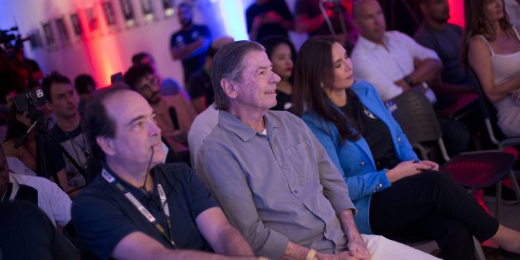 Jorge Salgado crava que realidade do Vasco no mercado em 2024 será diferente: "Não vai ter que mandar 18 embora e trazer 18"