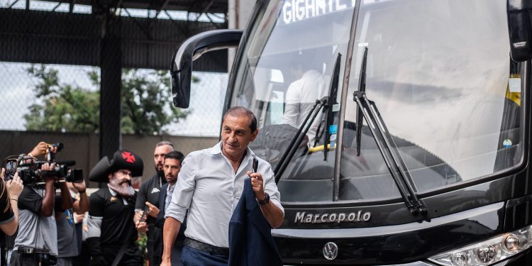 Jogadores recuperados e provável escalação: Ramón Díaz planeja o time titular do Vasco contra o Fortaleza