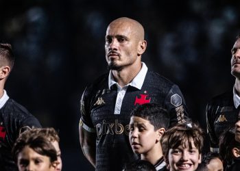 Maicon fala sobre briga pela titularidade no Vasco: "Ninguém gosta de ficar fora"