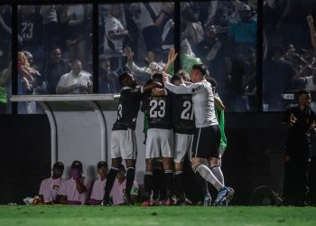 Entre os times que lutam na parte de baixo, Vasco tem a melhor campanha nas últimas 12 rodadas