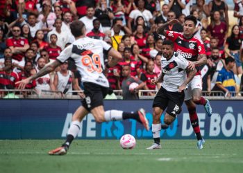 Falta de pontaria faz Vasco permanecer no Z4