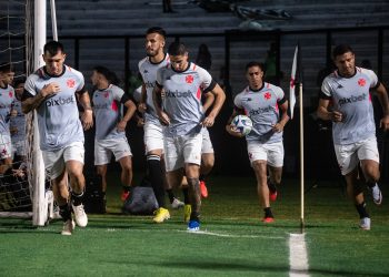 Desfalques e retornos: Ramón Díaz prepara o Vasco para enfrentar o Goiás