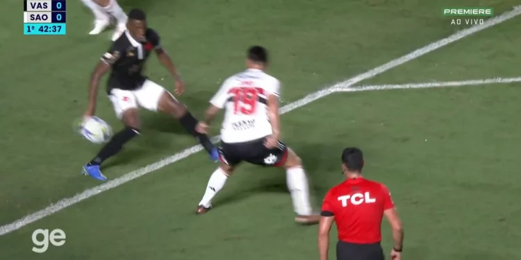 Mais uma vez! Chefe de arbitragem da CBF admite erro em pênalti no jogo Vasco x São Paulo