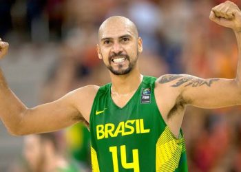 Vasco surpreende e contrata ídolo do Flamengo para o Basquete