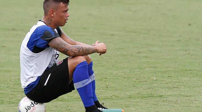 Ex-Vasco, Bernardo explica todas as polêmicas de sua carreira