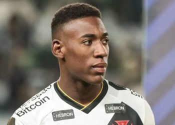 Léo deve perder vaga para Maicon no Vasco