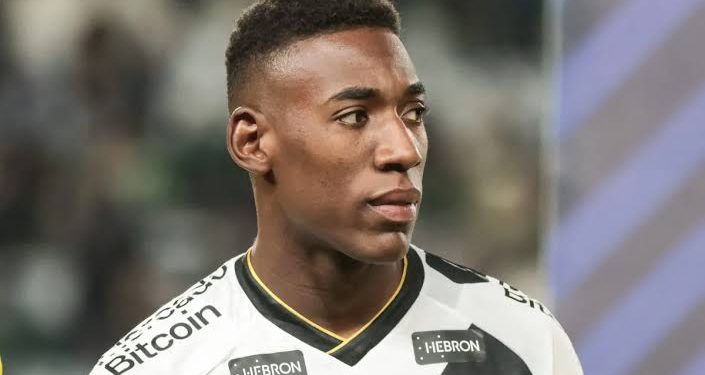 Léo deve perder vaga para Maicon no Vasco