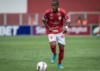 Confira lances de Rodrigo Gelado, lateral especulado no Vasco