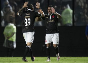PQPAYET! Confira as capas dos jornais após Vasco 1 x 0 Fortaleza