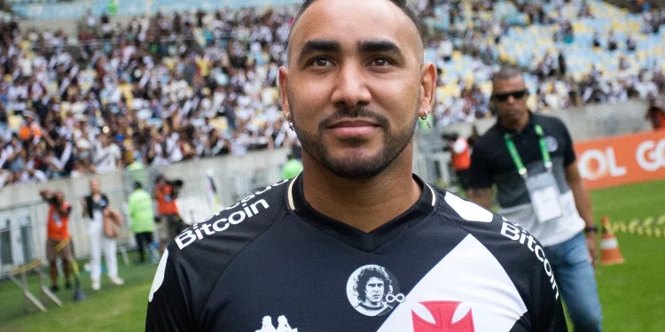 Jogador do Flamengo elogia Payet, camisa 10 do Vasco