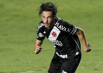 LGBTQIA+: Caio Lopes abre o jogo e explica polêmica envolvendo Leandro Castán no Vasco