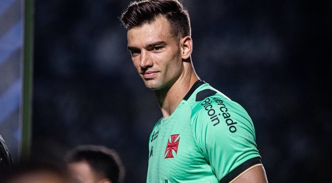 Preocupante! Vasco terá 10 jogadores pendurados contra o Fortaleza