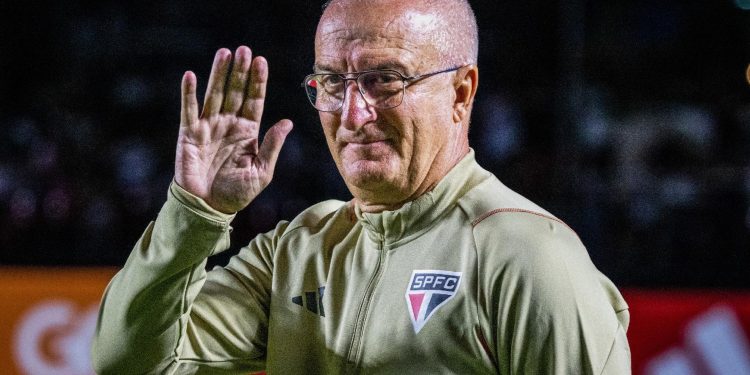 Dorival é obrigado fazer alteração no time do São Paulo para enfrentar o Vasco