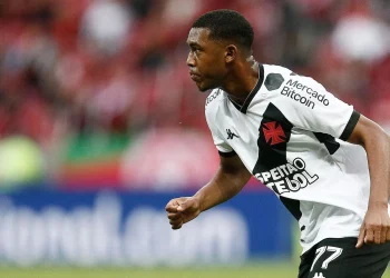 Rayan marcou gol do Vasco contra o Inter no primeiro turno; como anda a joia na base vascaína?