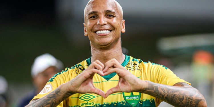Vasco? Não! Deyverson surpreende ao revelar qual clube deseja jogar