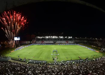 Gigante da Colina e sua torcida voltam a mostrar sua força e lotam estádio para partida decisiva