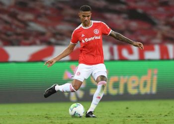 Vasco tem 5 jogadores que passaram pelo Inter e quer aplicar "lei do ex"