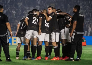 Jornalista crava que Vasco é o melhor time que luta contra o rebaixamento
