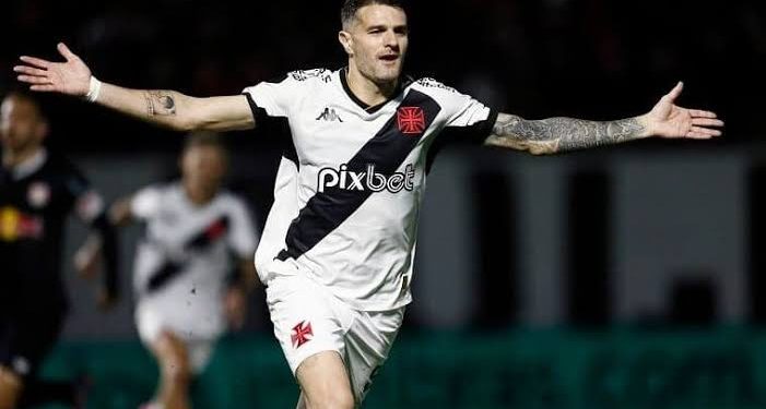 Vegetti joga em prol da equipe e faz mais uma partida boa pelo Vasco; veja números