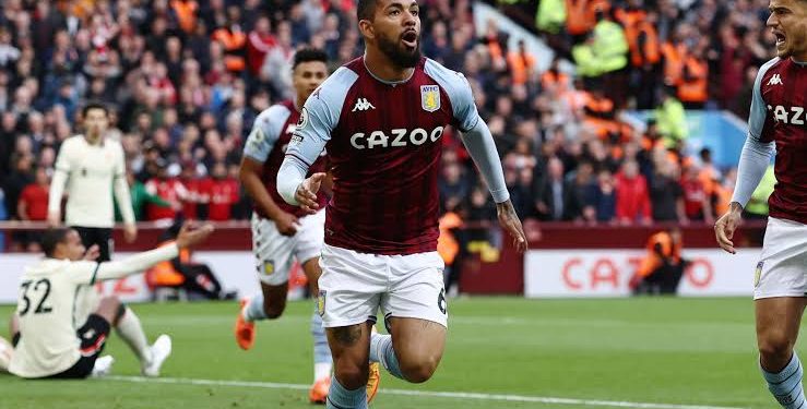 Cria do Vasco, Douglas Luiz está na mira de grande clube inglês