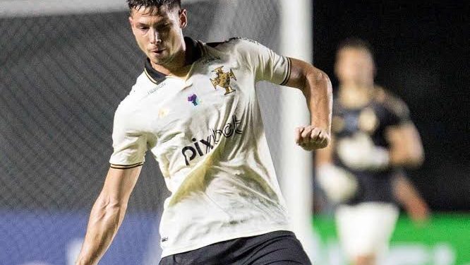 Capasso se recupera e vira opção no Vasco para reta final do Brasileirão