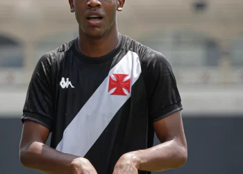 Vasco aguarda resposta de Carrascal para ser o camisa 10