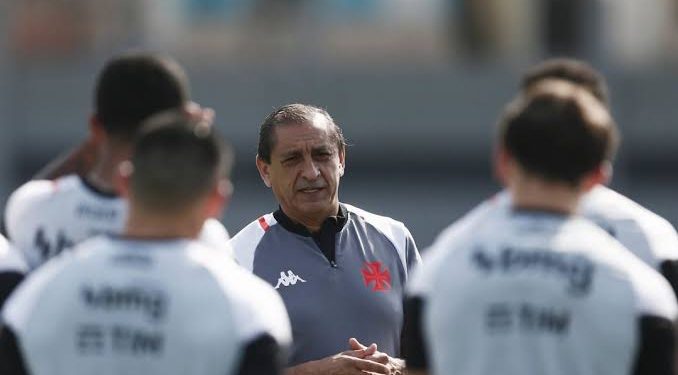Jogador do Vasco é punido e Ramón Díaz perde peça importante