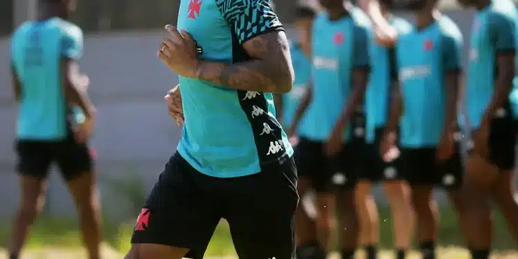 Paulo Henrique vai ser titular do Vasco contra o Cuiabá