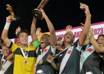 Multa de R$ 215 milhões! Vasco está perto de renovar com revelação