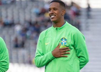 Cabe no seu time? Robert Renan pode ser emprestado para clube brasileiro