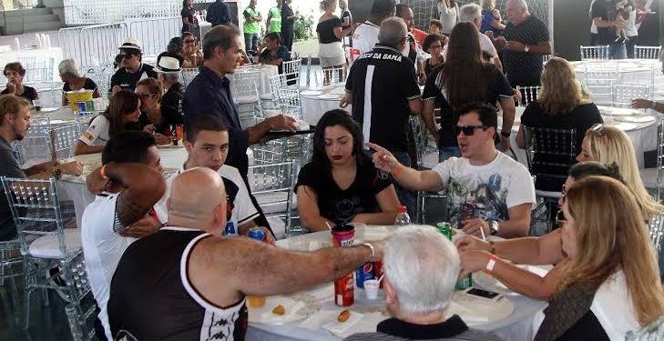 “Tinha que cancelar…” Após derrota, Vasco adia evento em São Januário