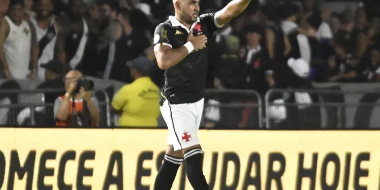 Chance de rebaixamento do Vasco despenca e torcida comemora