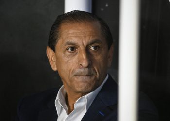 Ramón Díaz prega respeito e calma após vitória do Vasco: “Seguir concentrados”