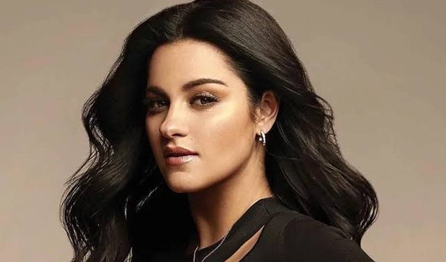 Perfil de cantora do RBD é invadido por torcida do Vasco