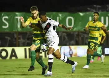 Entenda o motivo que fez Rayan perder espaço no Vasco