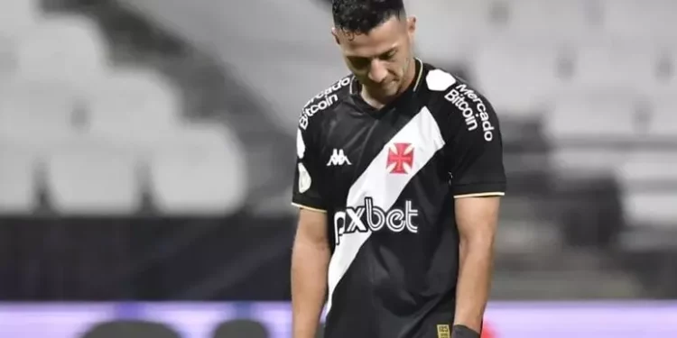 Gol perdido por Sebastian faz torcida do Vasco criticar atacante nas redes
