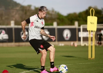 Jogador prefere não jogar mais no Vasco em 2023 e inicia tratamento