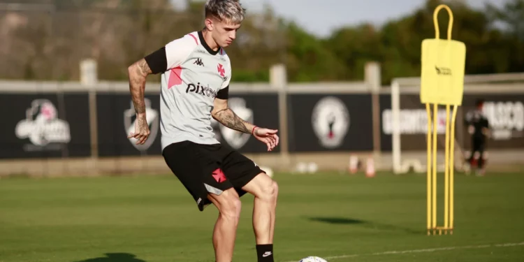 Jogador prefere não jogar mais no Vasco em 2023 e inicia tratamento